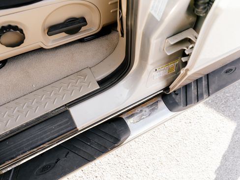 Used 2006 Ford F150 Lariat image 16