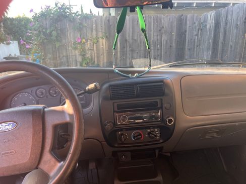 Used 2011 Ford Ranger XL RWD image 9