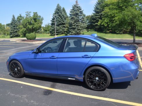 Used 2016 BMW 340i xDrive Sedan AWD/4WD image 4