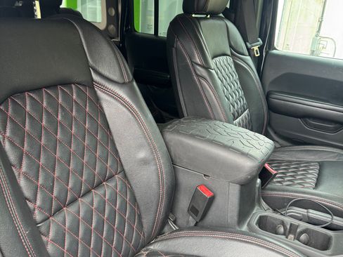 Used 2018 Jeep Wrangler Unlimited Sport S AWD/4WD image 11