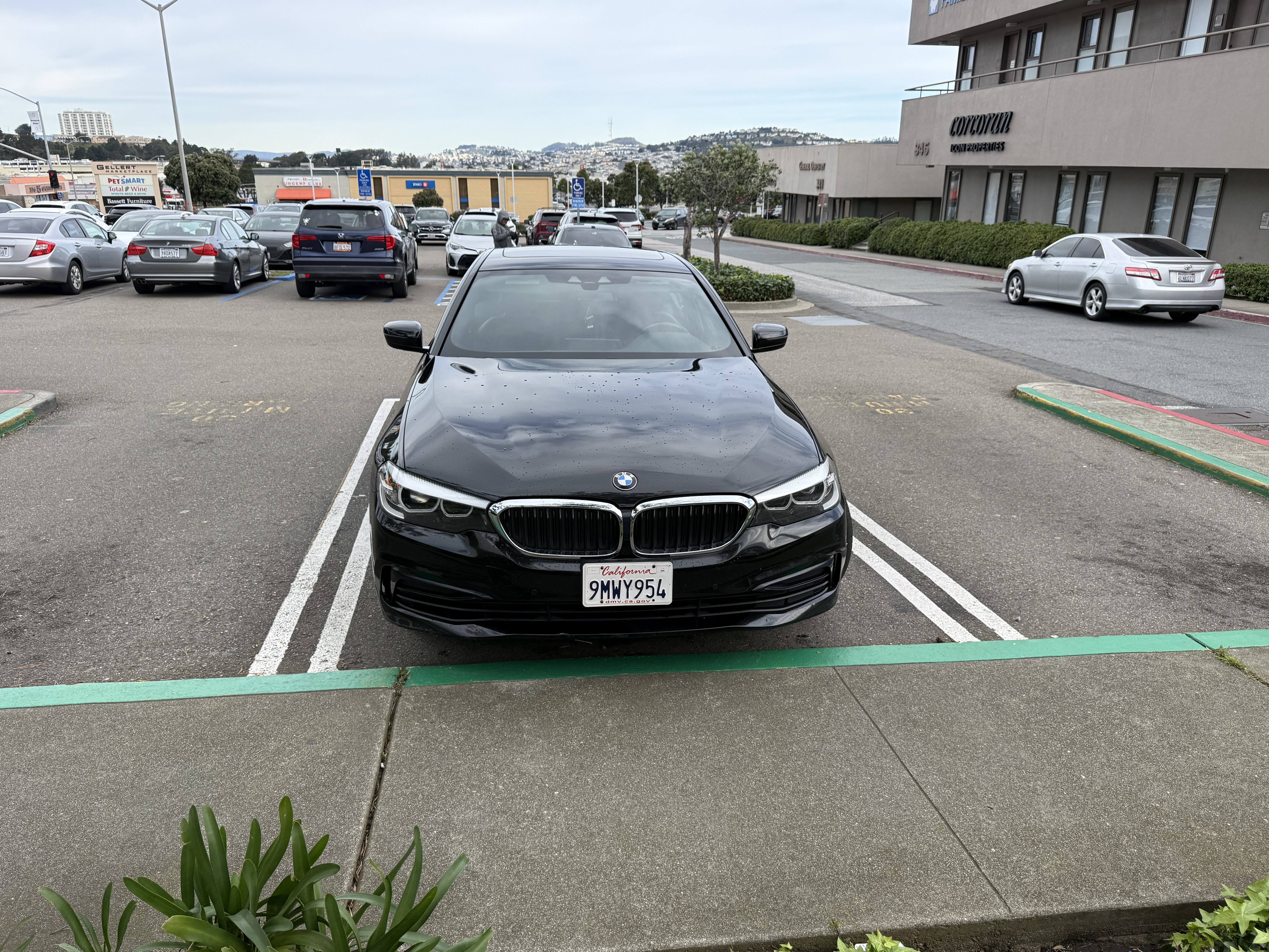 Used 2020 BMW 530e w/ Convenience Package RWD image 2