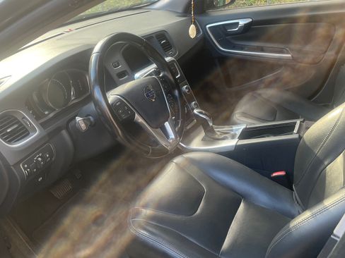 Used 2016 Volvo S60 T5 Premier image 8