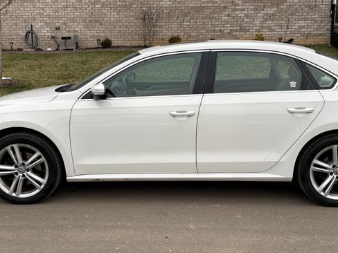 Used 2014 Volkswagen Passat 2.5 SE image 5