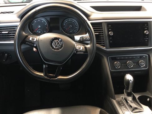 Used 2019 Volkswagen Atlas SE w/ Towing Package image 5