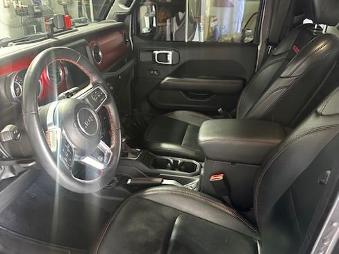 Used 2022 Jeep Wrangler Unlimited Rubicon image 9