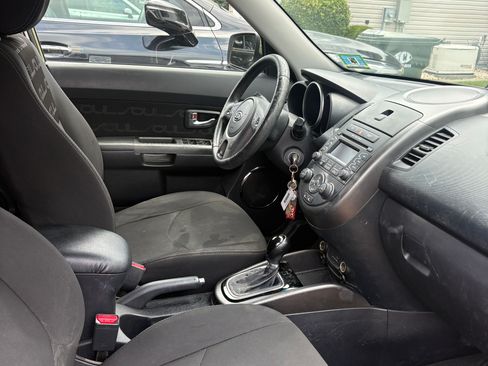 Used 2012 Kia Soul + FWD image 42