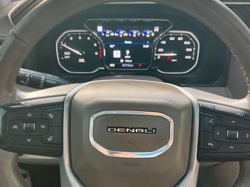 Used 2021 GMC Yukon Denali w/ Advanced Technology Package AWD/4WD image 23