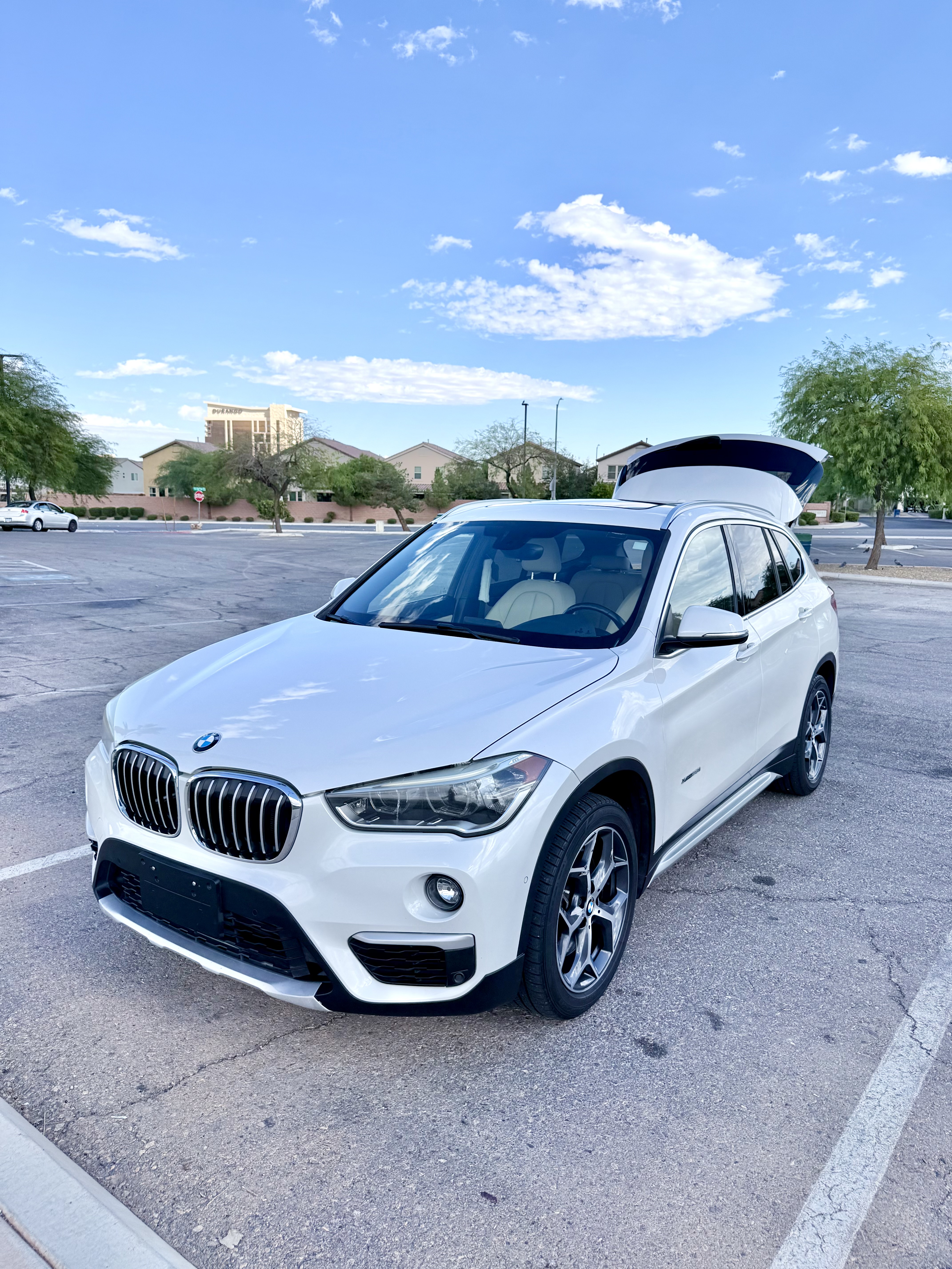 Used 2017 BMW X1 xDrive28i AWD/4WD image 1