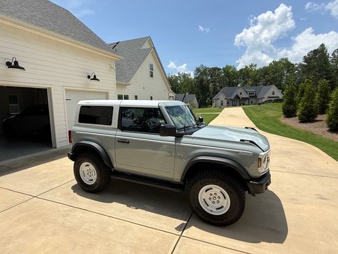 Used 2024 Ford Bronco Heritage Edition AWD/4WD image 4