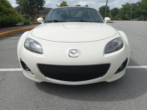 Used 2009 MAZDA MX-5 Miata Grand Touring image 4