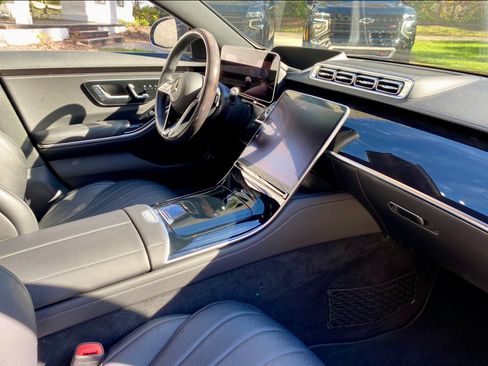 Used 2022 Mercedes-Benz S 580 4MATIC Sedan image 5