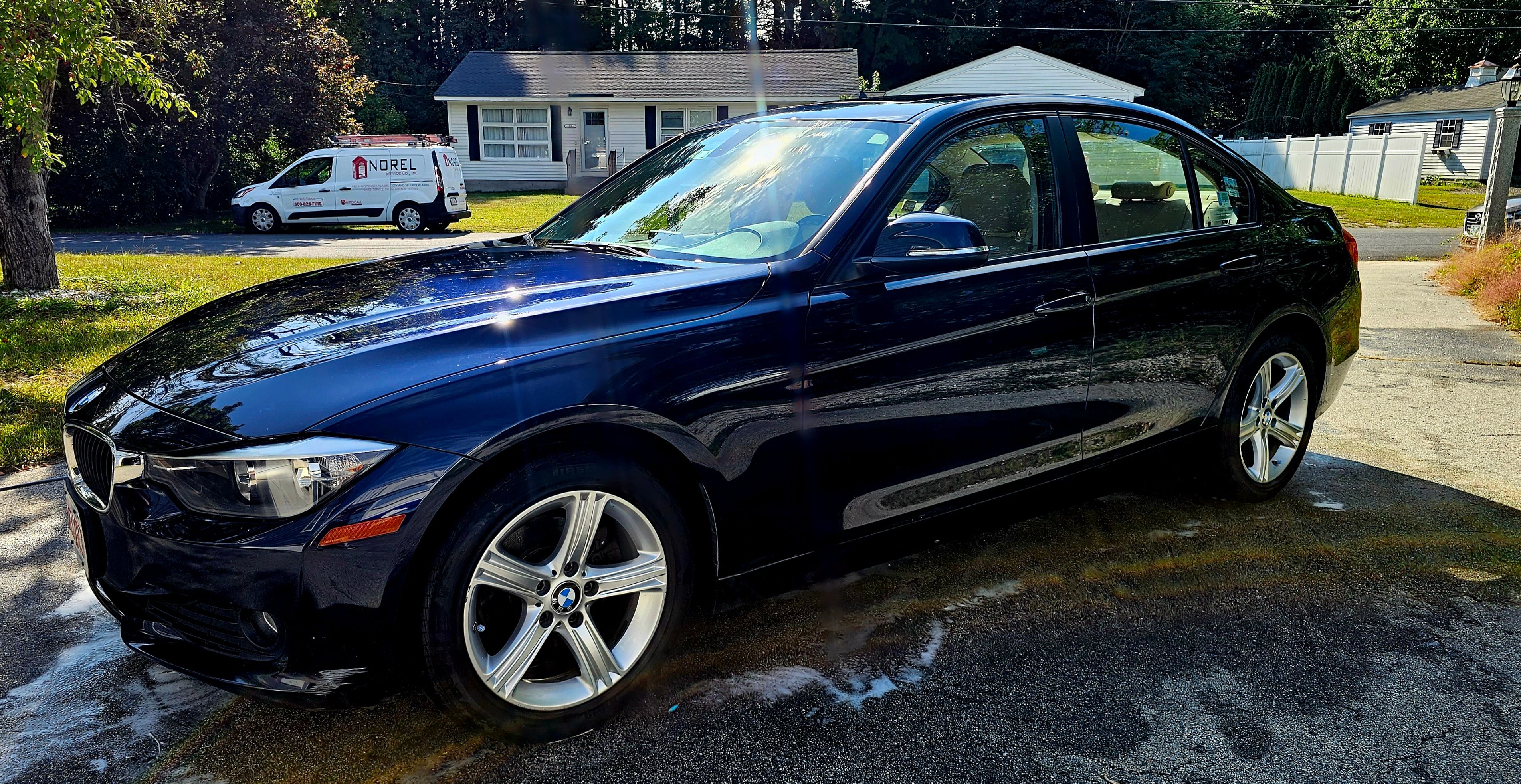 Used 2013 BMW 320i xDrive Sedan AWD/4WD image 10
