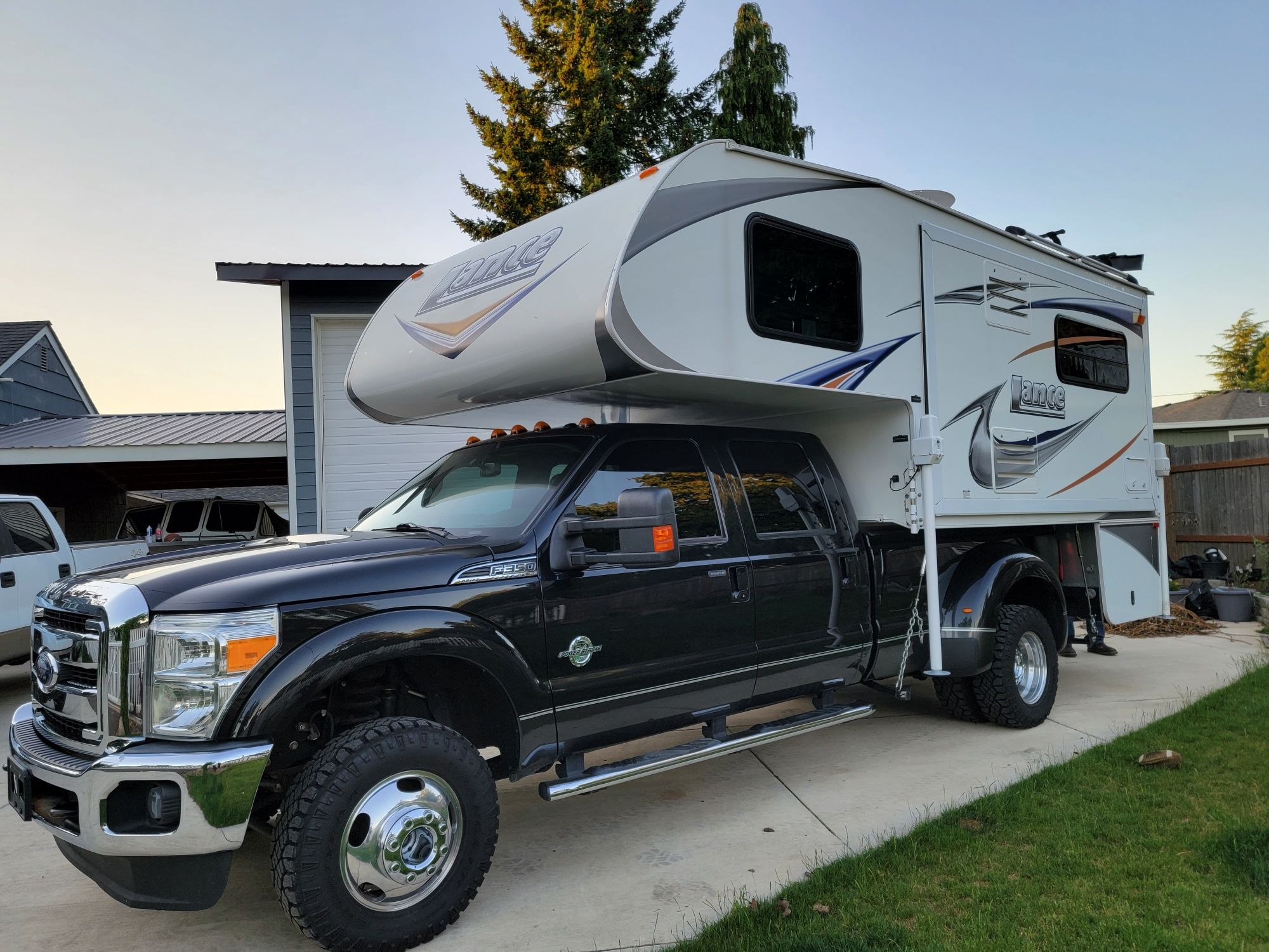 Used 2015 Ford F350 Lariat w/ Lariat Interior Package AWD/4WD image 19
