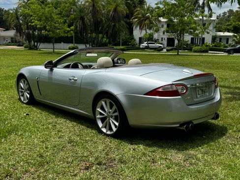 Used 2010 Jaguar XKR R RWD image 5