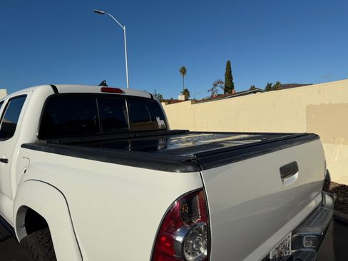 Used 2015 Toyota Tacoma 4x4 Double Cab image 4