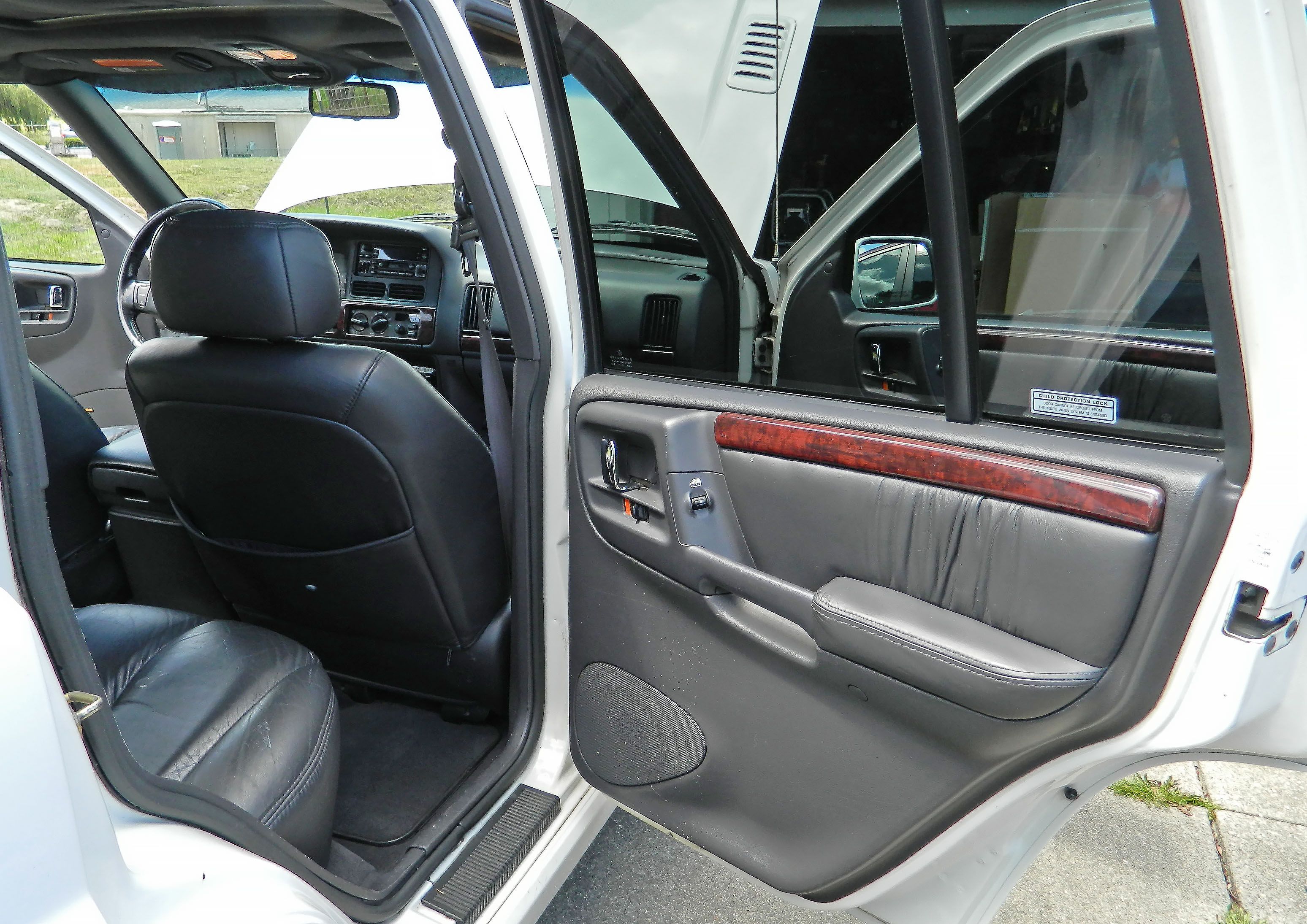 Used 1998 Jeep Grand Cherokee Limited AWD/4WD image 19