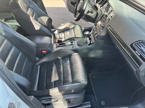 Used 2015 Volkswagen Golf R Hatchback Sedan 4D image 9