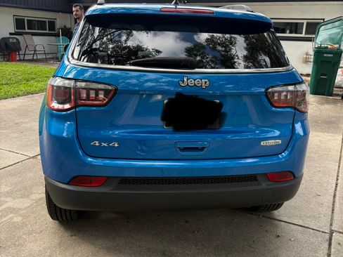Used 2018 Jeep Compass Latitude w/ Cold Weather Group AWD/4WD image 5
