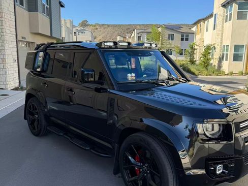 Used 2022 Land Rover Defender 110 X-Dynamic HSE image 6