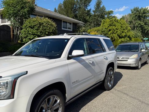 Used 2016 GMC Yukon Denali w/ Open Road Package AWD/4WD image 5