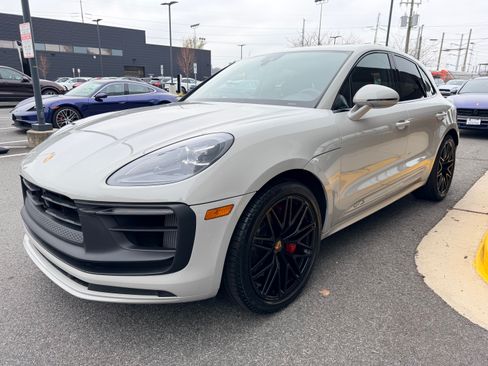Used 2023 Porsche Macan GTS image 2
