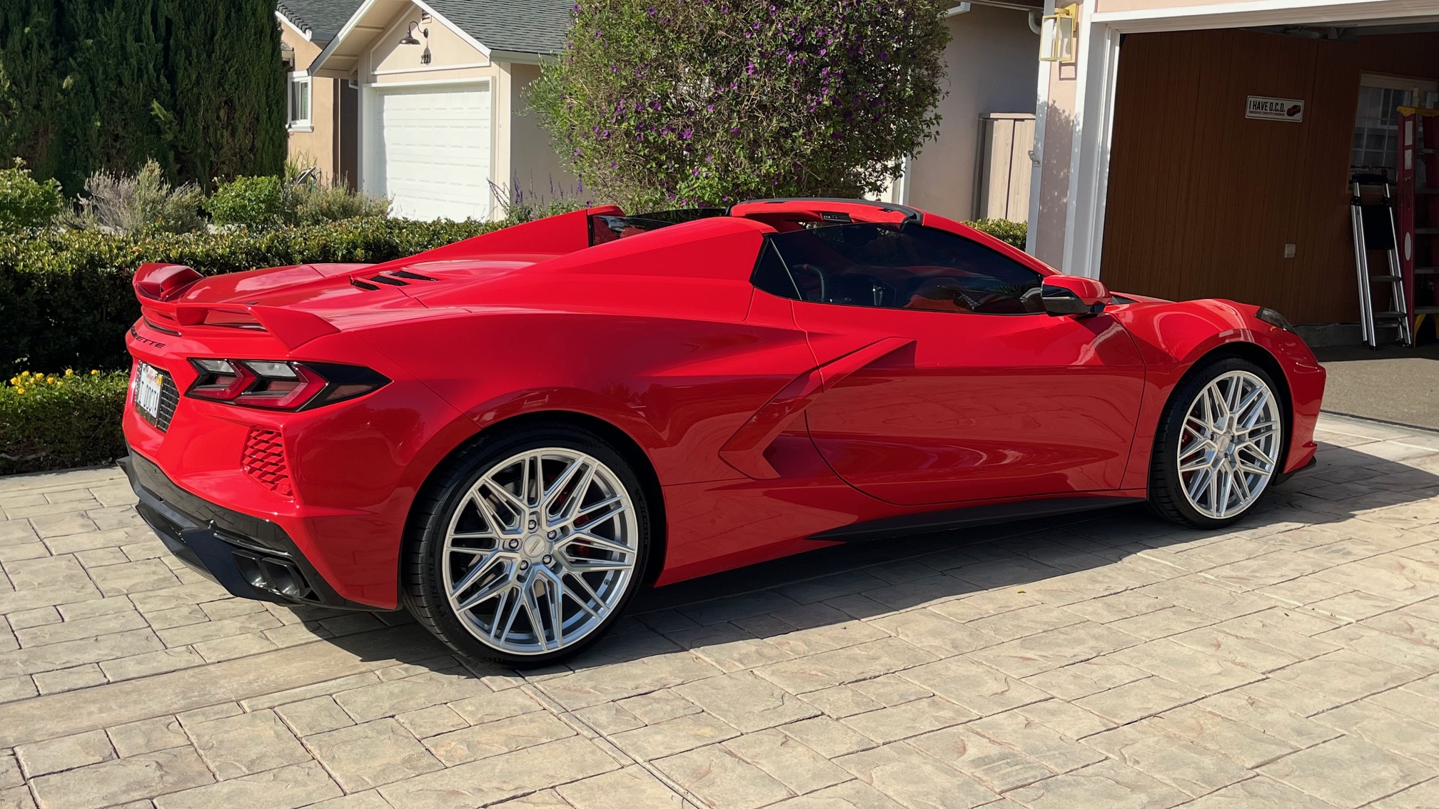 Used 2024 Chevrolet Corvette Stingray Premium Conv w/ Z51 Performance Package RWD image 9