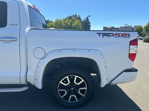 Used 2019 Toyota Tundra Limited w/ Limited Premium Package AWD/4WD image 16