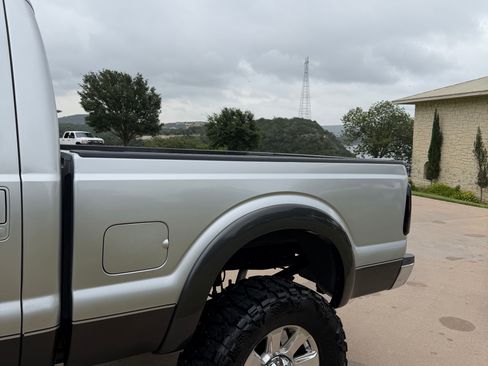 Used 2015 Ford F250 Lariat w/ Lariat Ultimate Package AWD/4WD image 9
