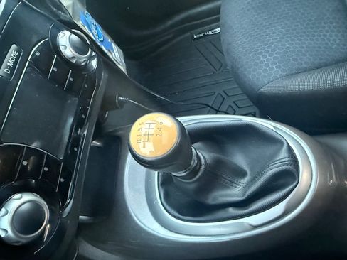 Used 2011 Nissan Juke SV image 9