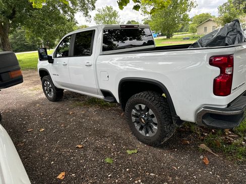 Used 2022 Chevrolet Silverado 3500 LT w/ Convenience Package AWD/4WD image 5