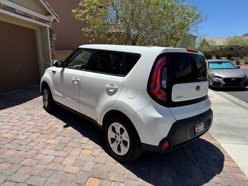Used 2014 Kia Soul FWD image 6