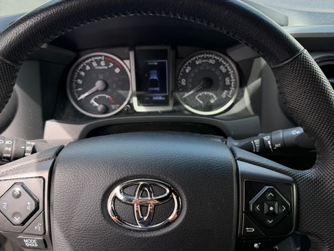 Used 2023 Toyota Tacoma TRD Off-Road AWD/4WD image 5