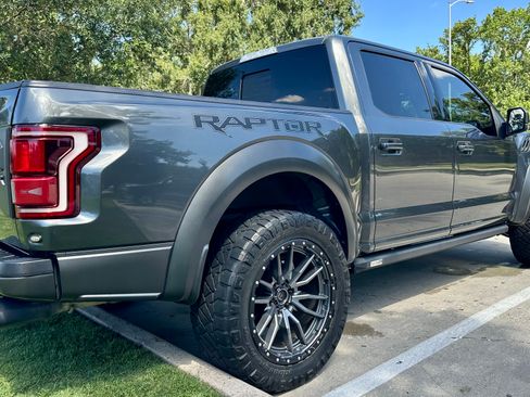Used 2019 Ford F150 Raptor w/ Equipment Group 802A Luxury AWD/4WD image 8