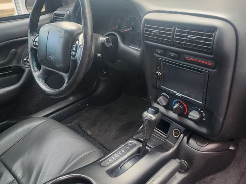 Used 2000 Chevrolet Camaro Z28 w/ SS Performance/Appearance Pkg image 12