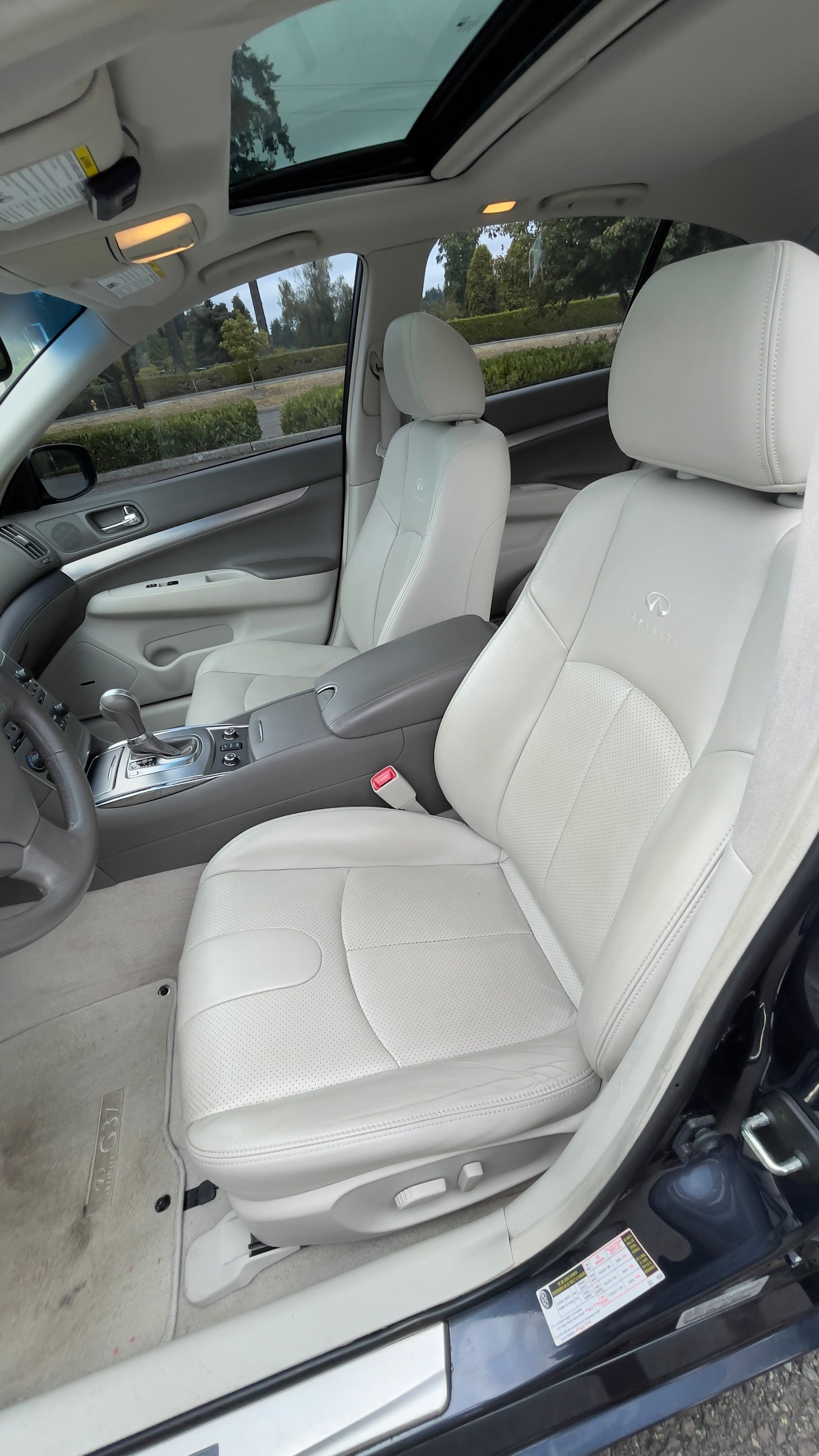 Used 2012 INFINITI G37 x Sedan w/ Premium Pkg AWD/4WD image 8