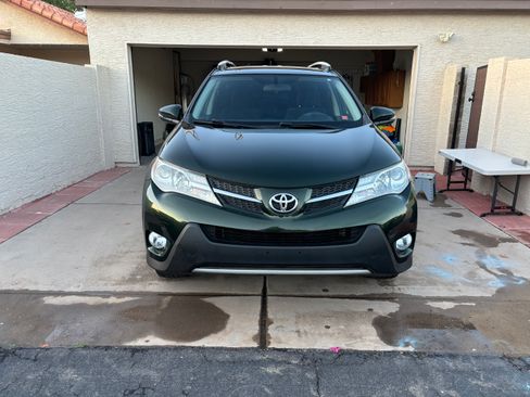 Used 2013 Toyota RAV4 XLE image 1