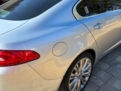 Used 2015 Jaguar XF Premium image 15