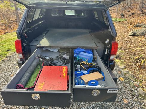 Used 2019 Toyota Tacoma TRD Sport image 19