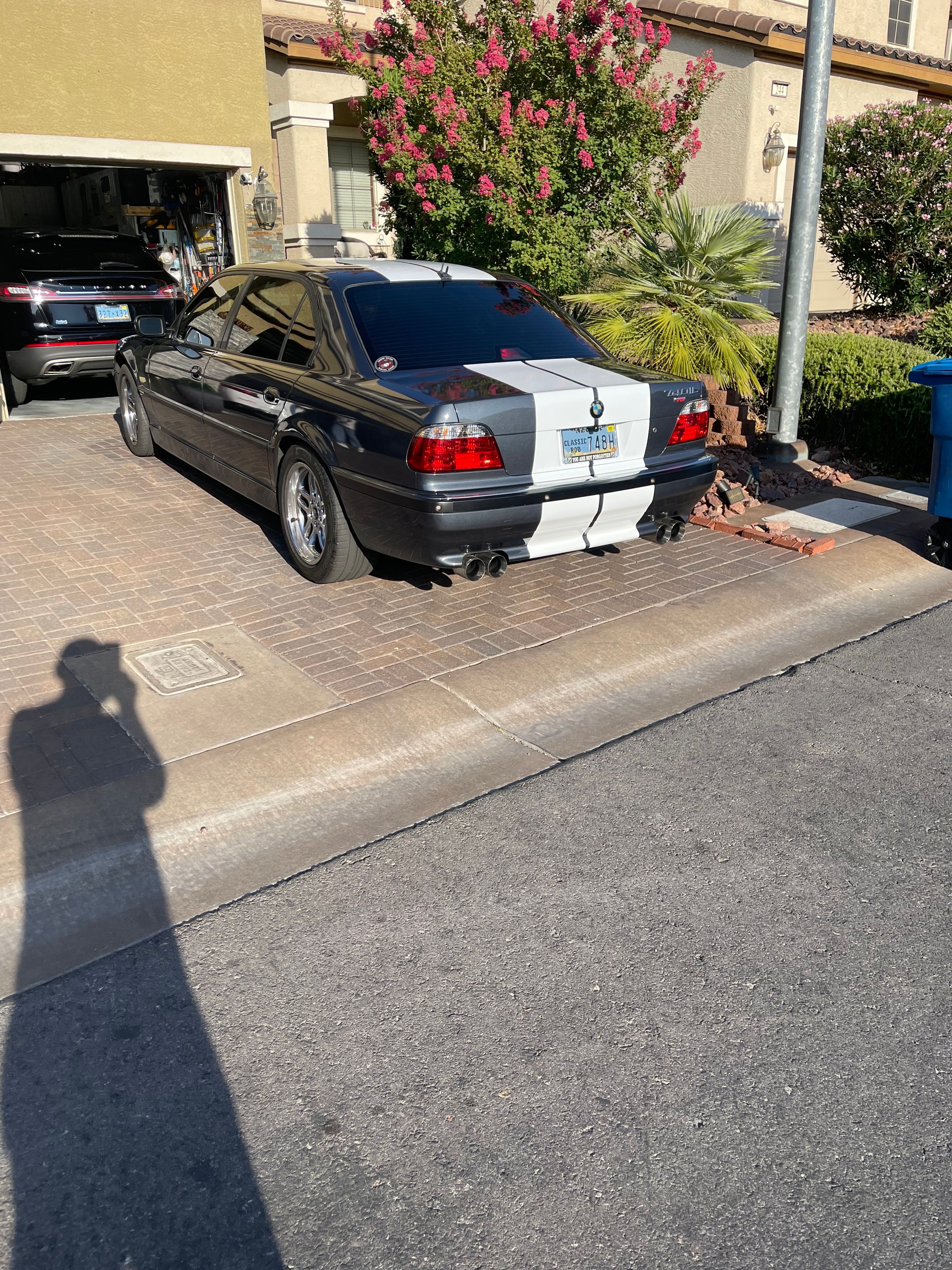 Used 2001 BMW 740iL RWD image 2