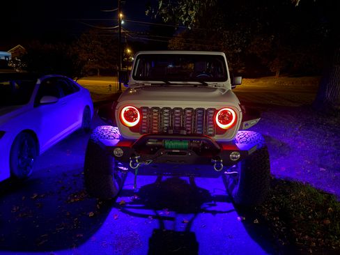 Used 2025 Jeep Wrangler Sport image 9