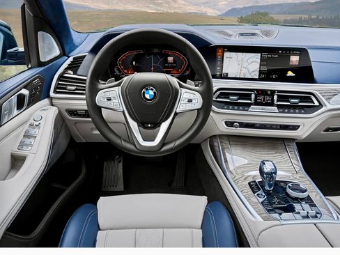 Used 2020 BMW X7 xDrive40i w/ M Sport Package image 8