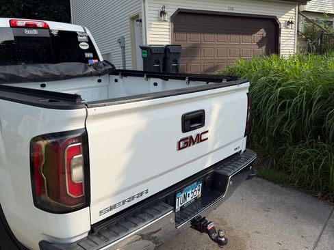 Used 2018 GMC Sierra 1500 SLT w/ SLT Premium Package AWD/4WD image 8