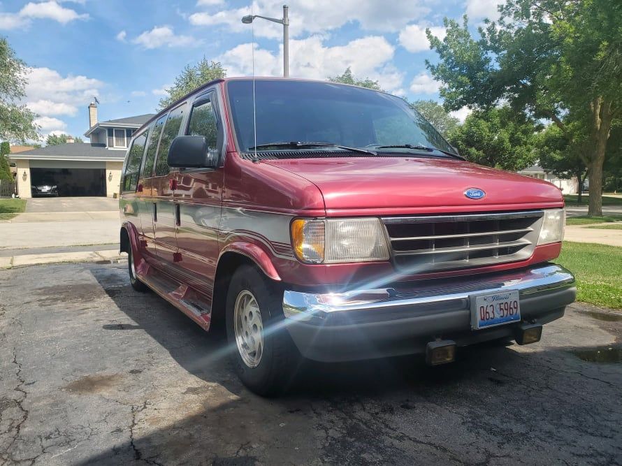 Used 1993 Ford E-150 and Econoline 150 RWD image 1