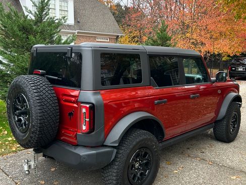 Used 2023 Ford Bronco Wildtrak image 8