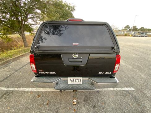 Used 2019 Nissan Frontier SV image 8