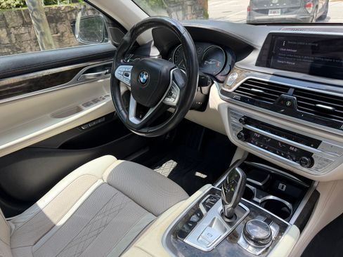 Used 2016 BMW 740i RWD image 4