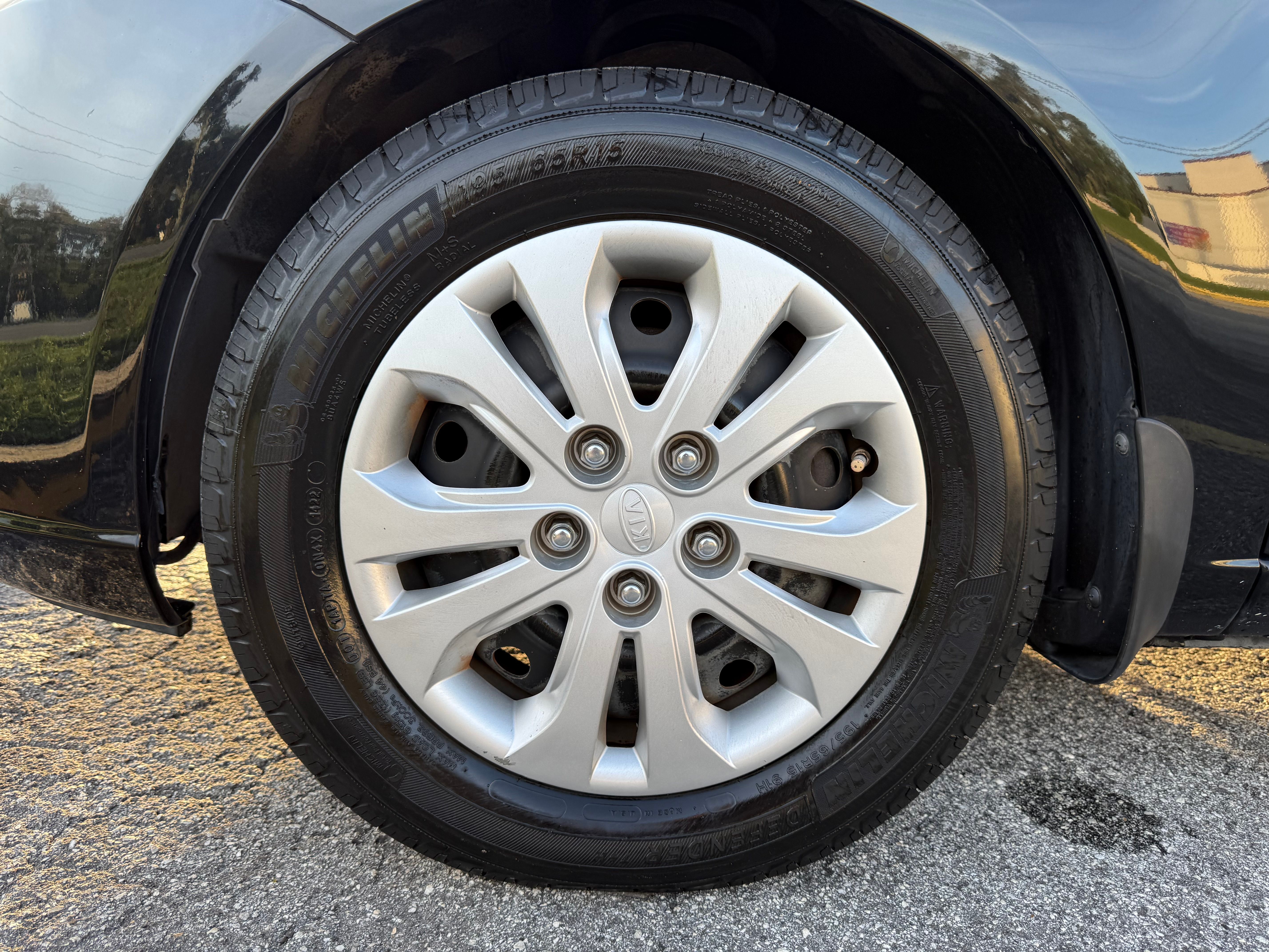 Used 2013 Kia Forte EX w/ Fuel Economy Pkg FWD image 8