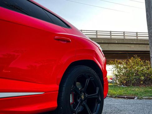 Used 2021 Lamborghini Urus image 10