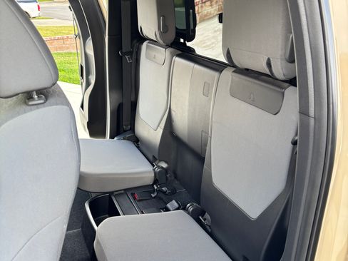 Used 2017 Toyota Tacoma SR5 image 11