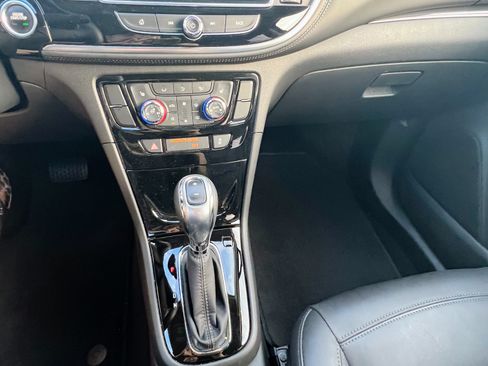 Used 2018 Buick Encore Essence FWD image 9